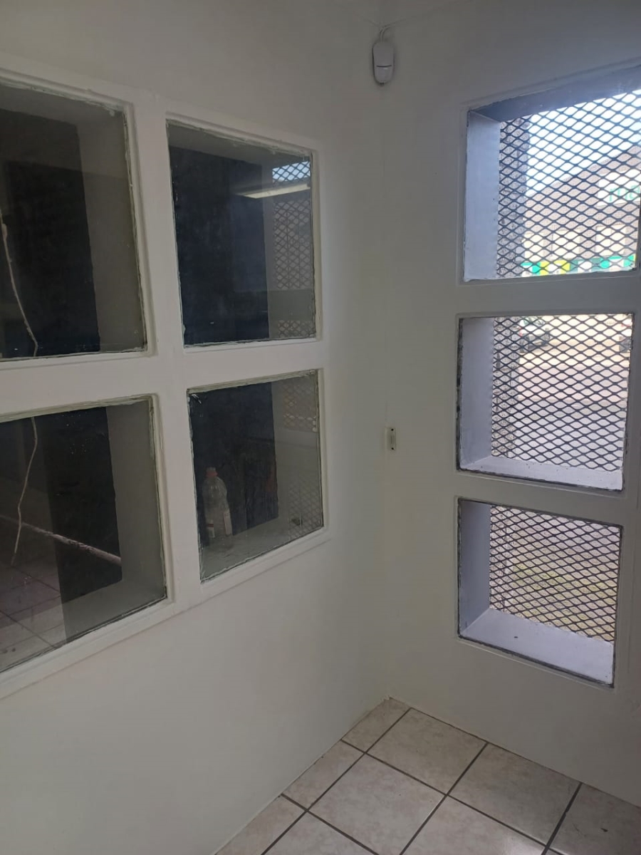 To Let Commercial Property for Rent in Okavango Park Western Cape